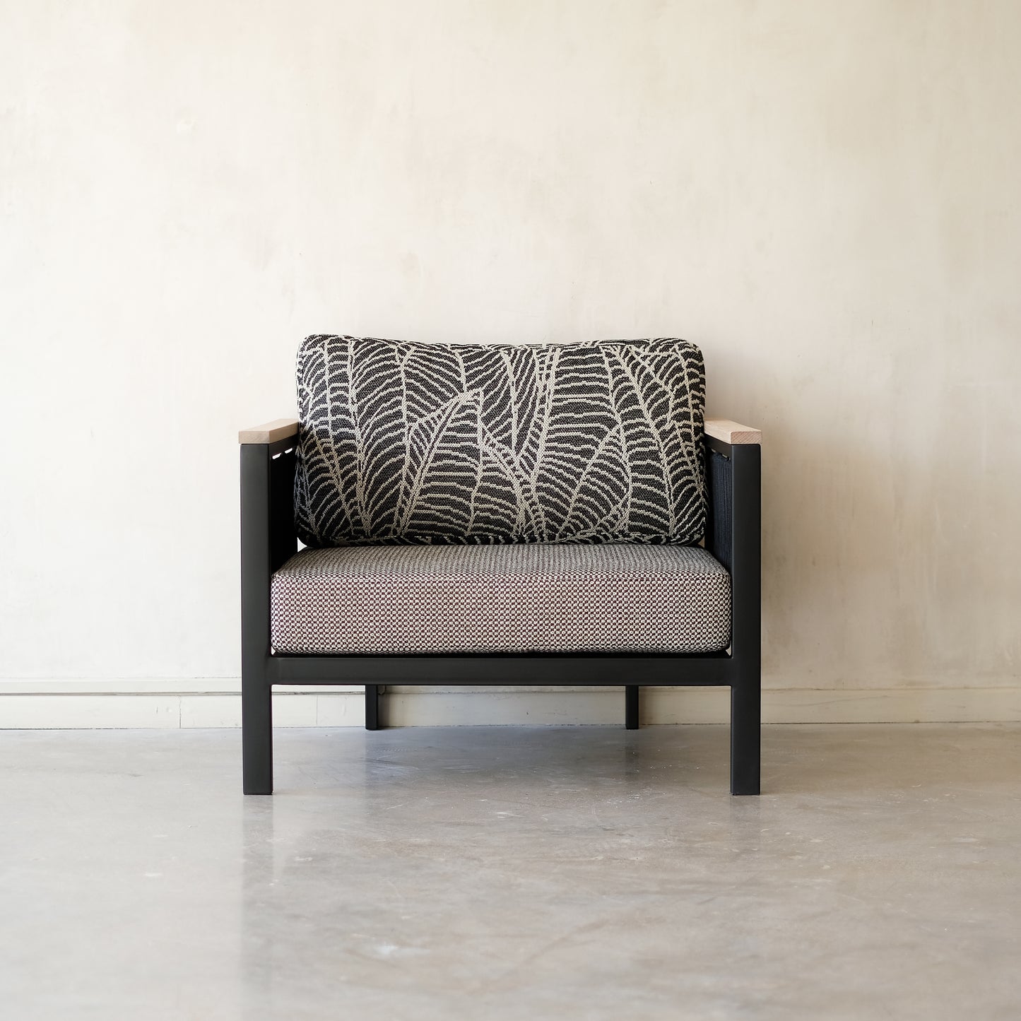 Eclipse Patio Chair // Dark Print with Rope