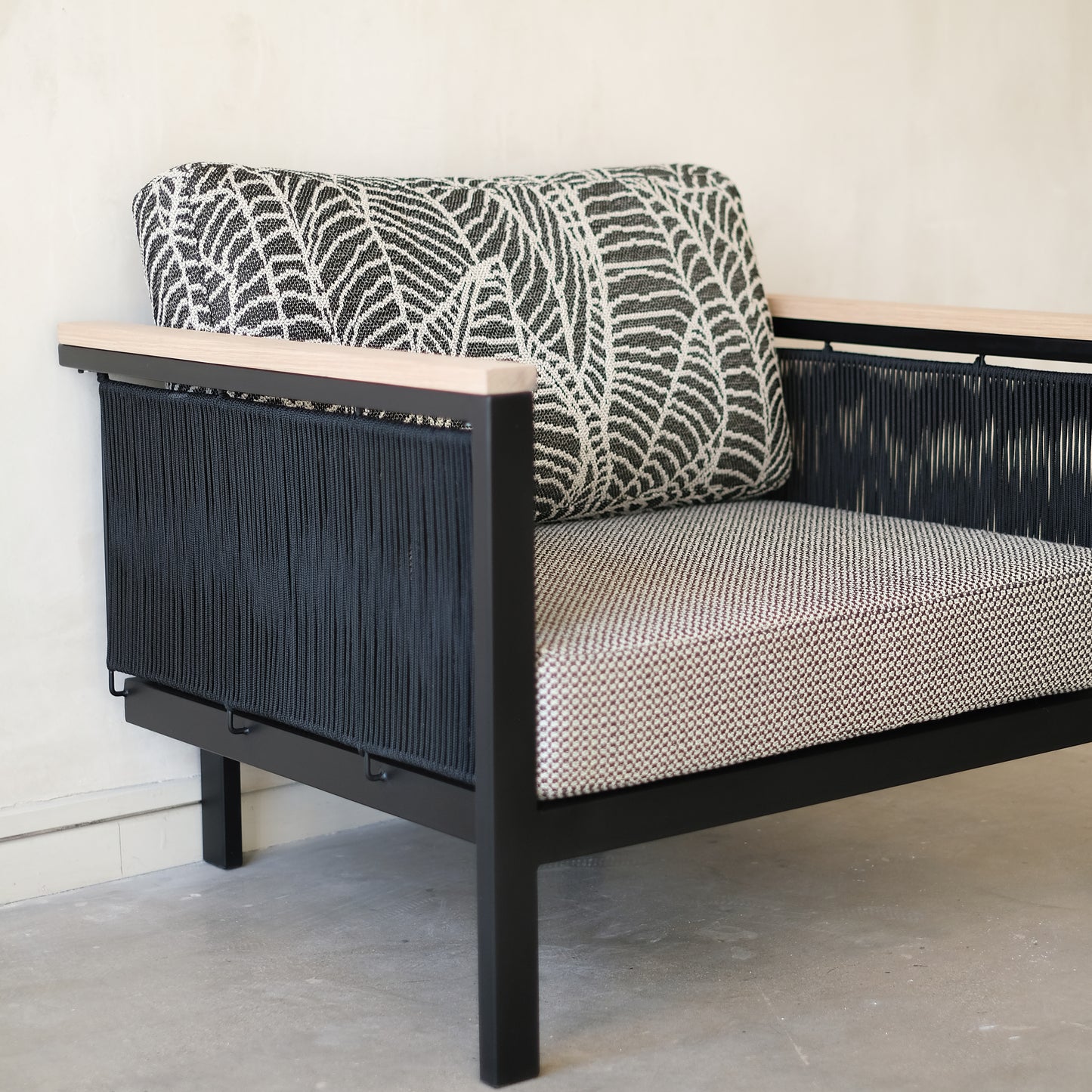 Eclipse Patio Chair // Dark Print with Rope