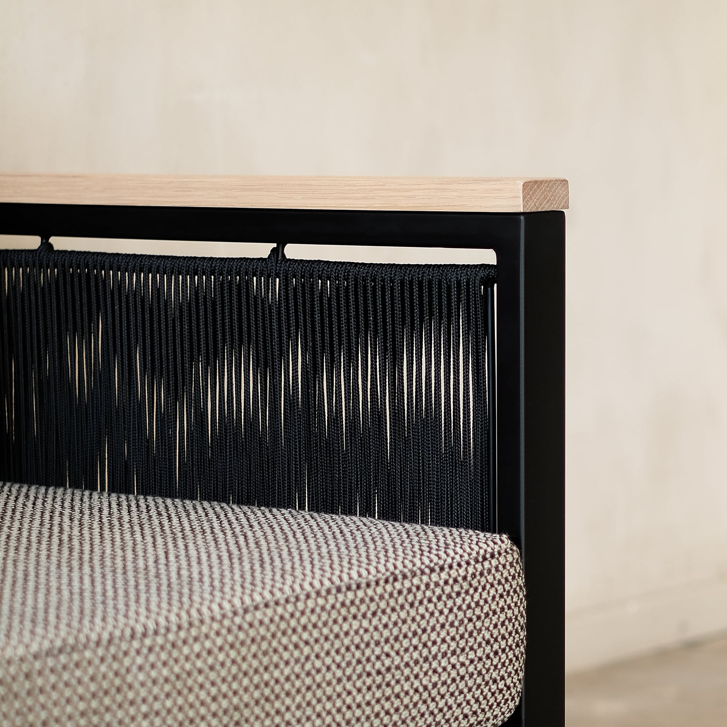 Eclipse Patio Chair // Dark Print with Rope