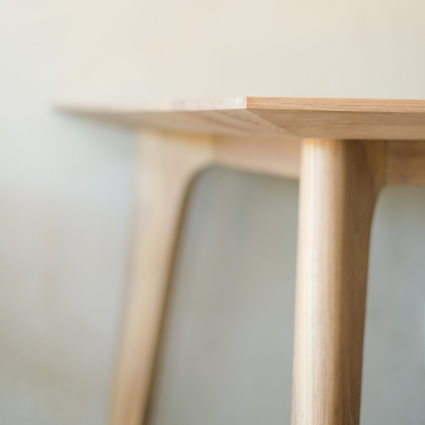 Retro Slim Dining Table