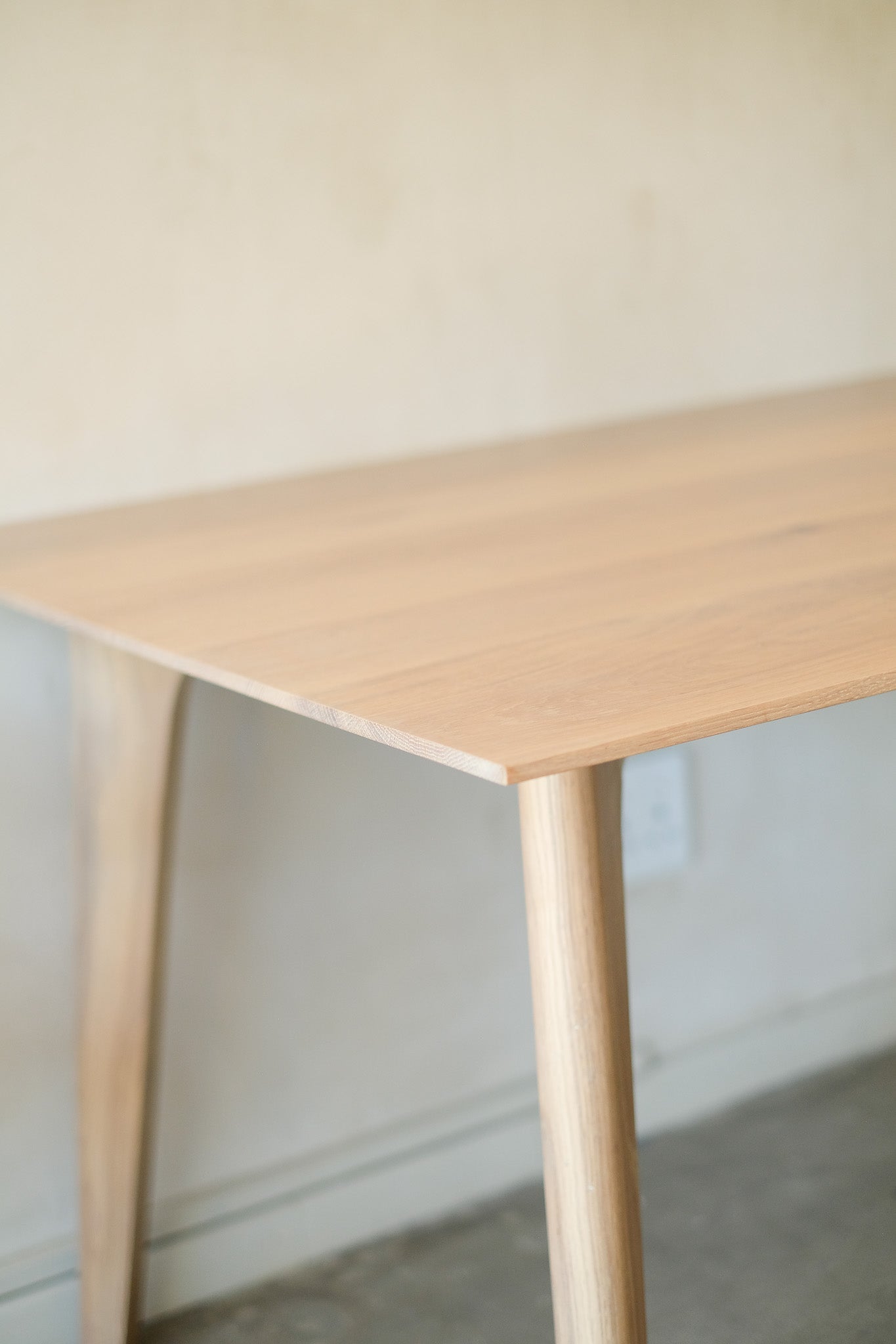 Retro Slim Dining Table