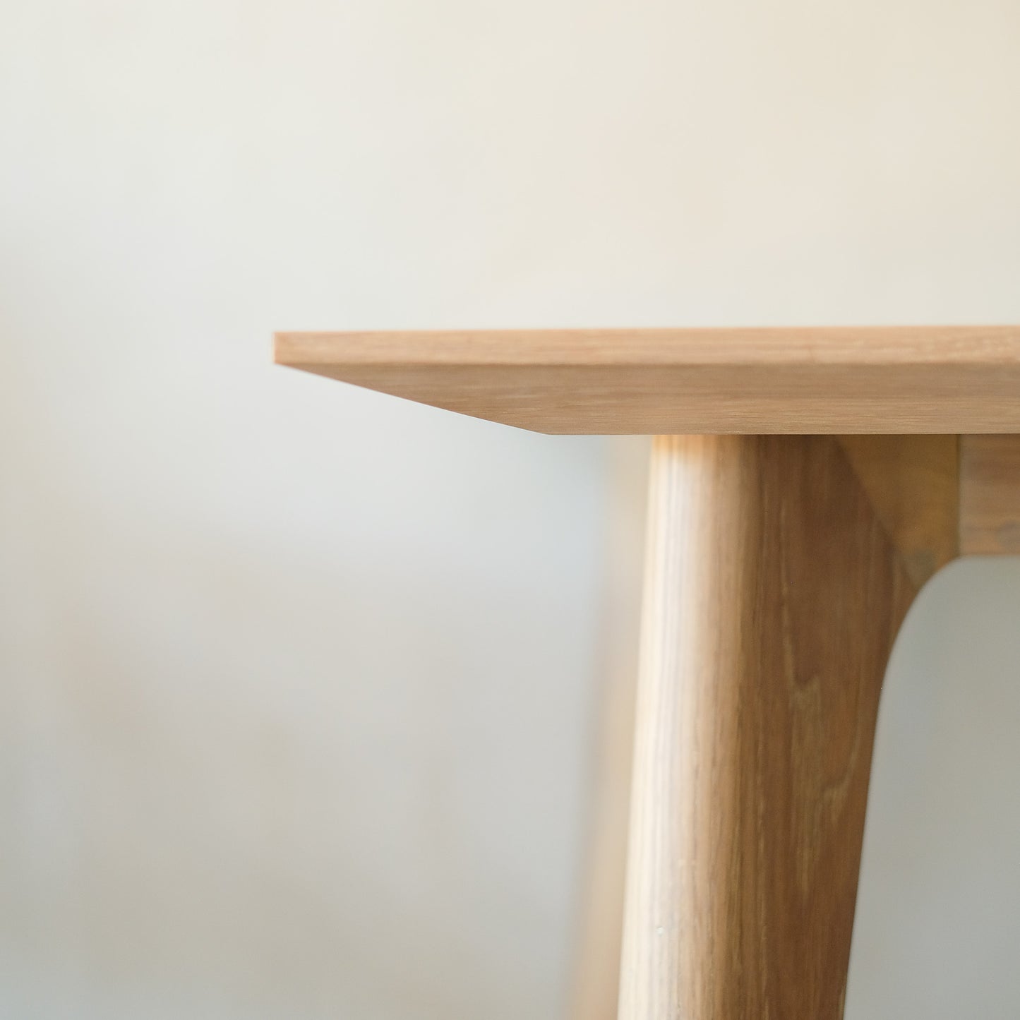 Retro Slim Dining Table